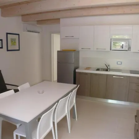 Pleasant Flat For Five 100 M From The Sea-bibione Lägenhet