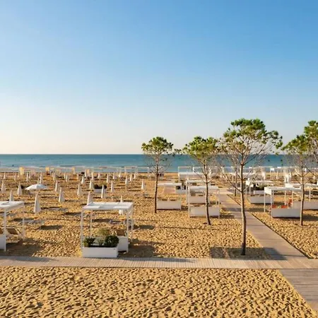 Pleasant Flat For Five 100 M From The Sea-bibione Lägenhet Bibione